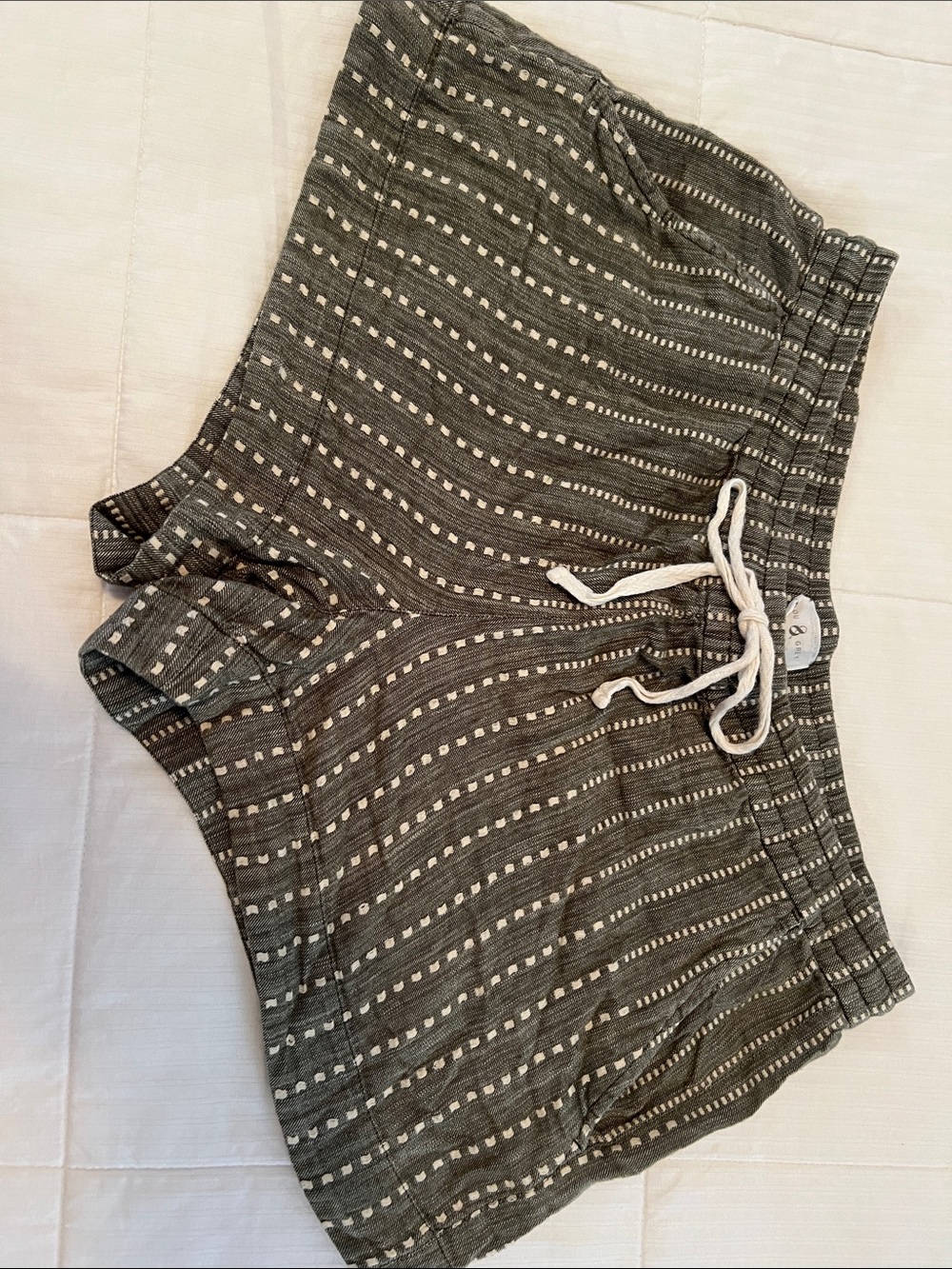 Lou & Grey Gray Striped ikat Drawstring Lounge Shorts